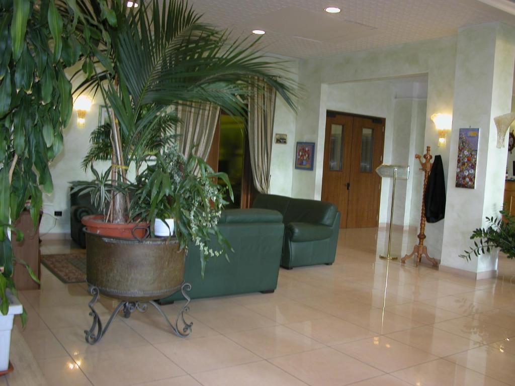 Hotel Calabresi San Benedetto del Tronto Buitenkant foto