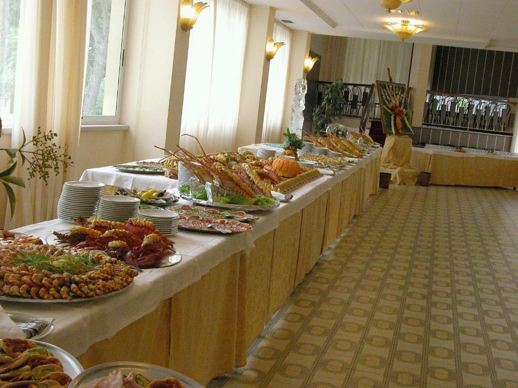 Hotel Calabresi San Benedetto del Tronto Buitenkant foto