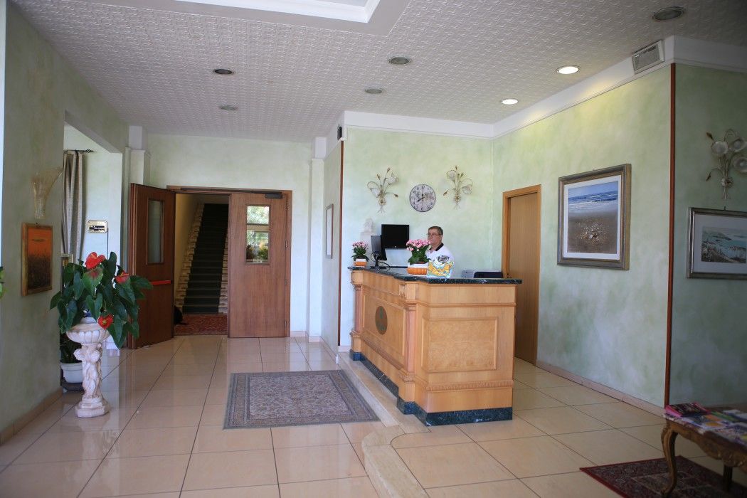 Hotel Calabresi San Benedetto del Tronto Buitenkant foto